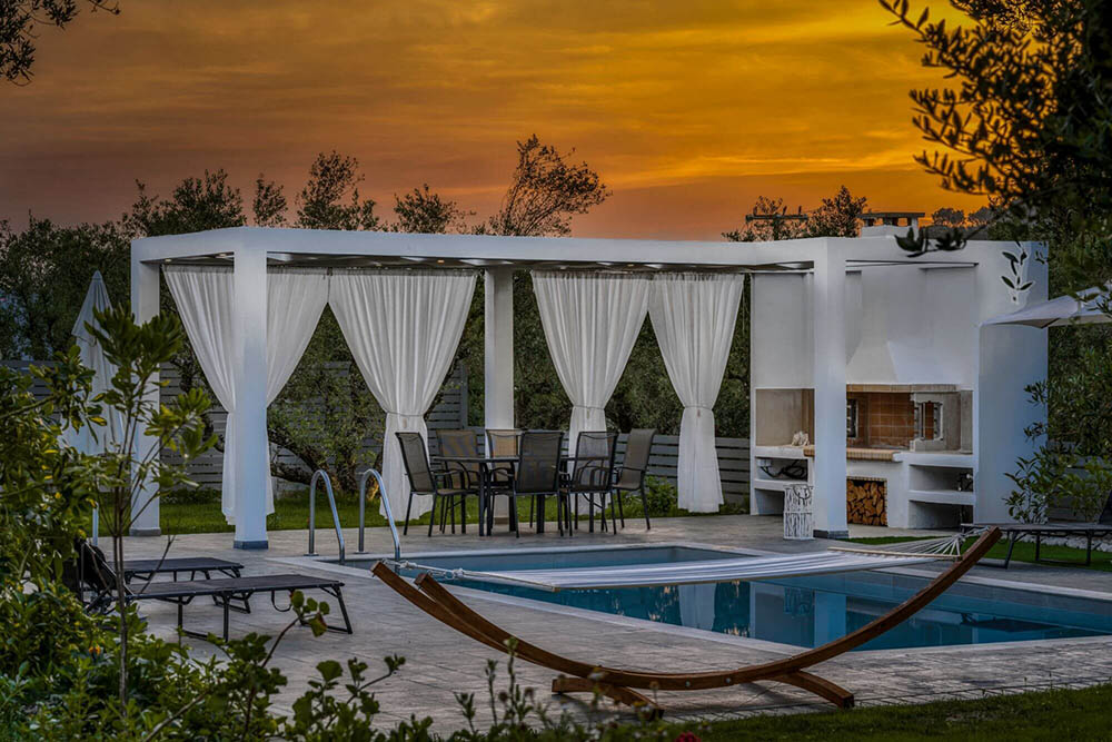 Johnnys White Luxury Villa / Τσιλιβί / Zakynthos Greece